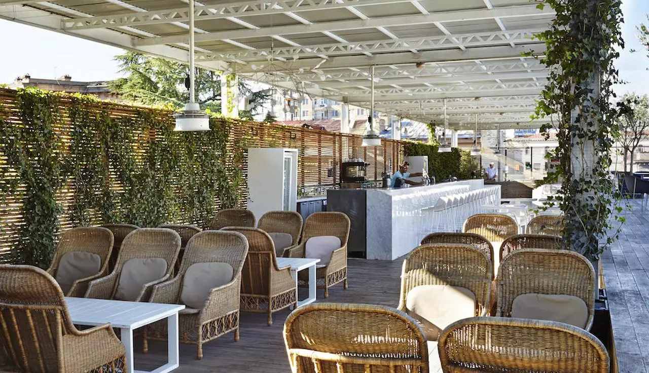 HOLIDAYINN_SHABAVIZ (15).jpg